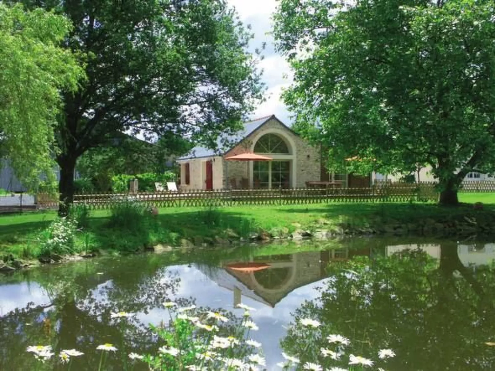 "Au Bas Chalonge Gîte"