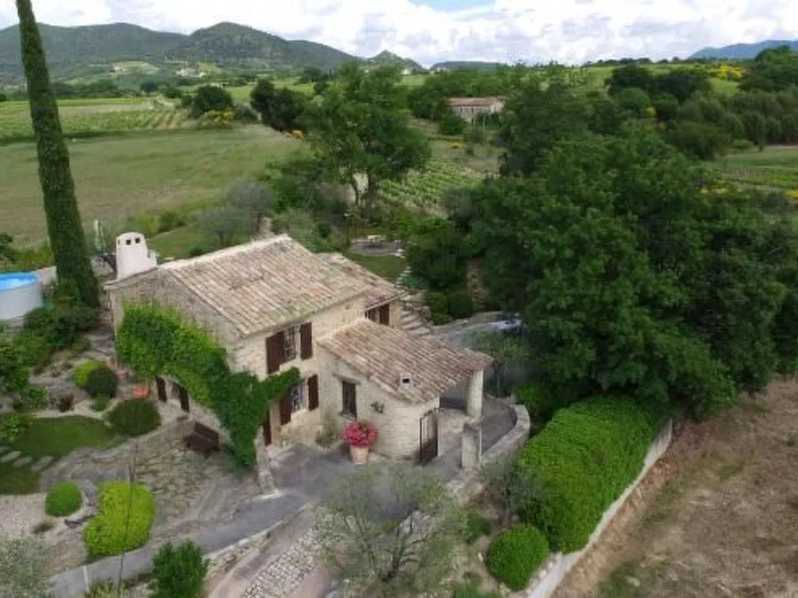 "Haus der Olivenbäume"