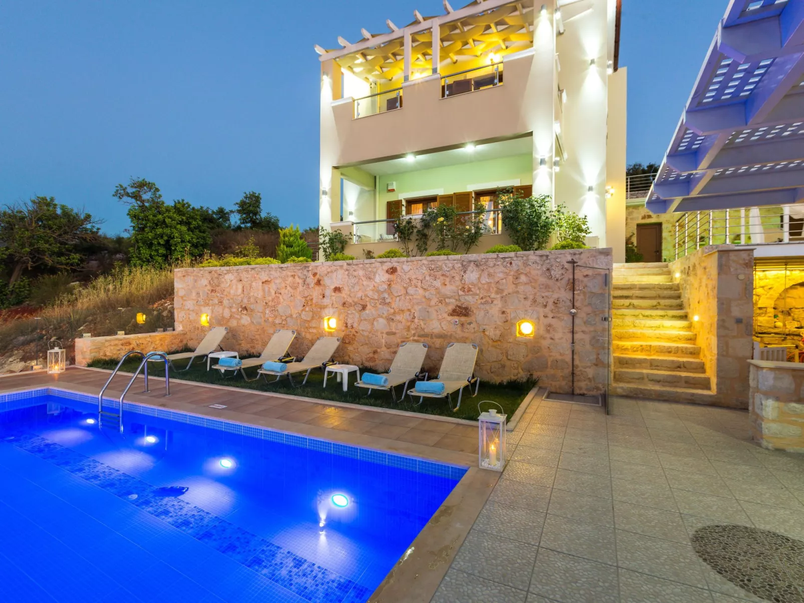 Villa "Kampos" mit eigenem Pool