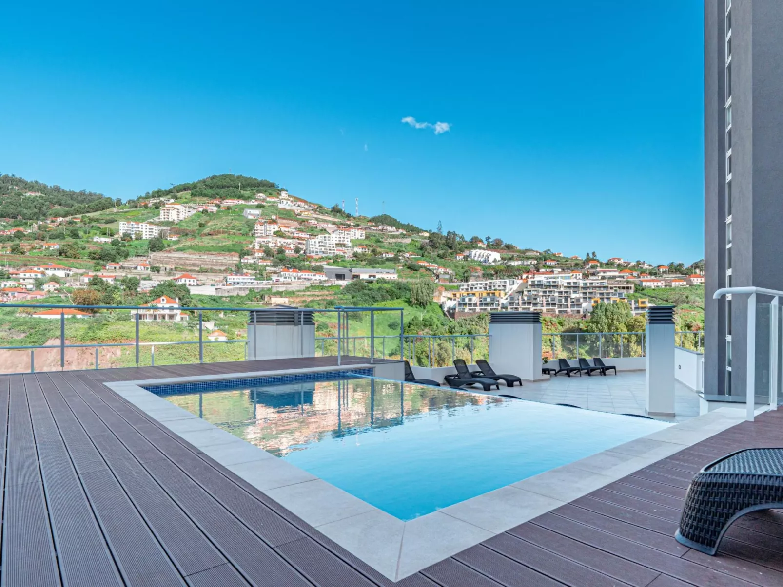 "Sonnenblume" mit Gemeinschaftspool