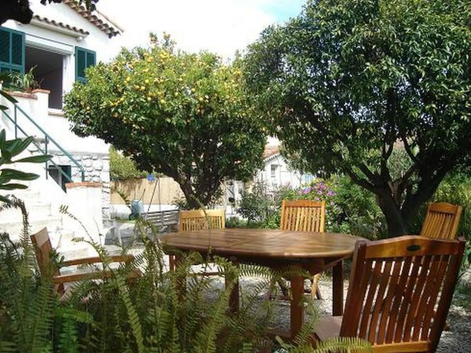 Wohnung "Les roses" auf einem eingemauerten Grundstück