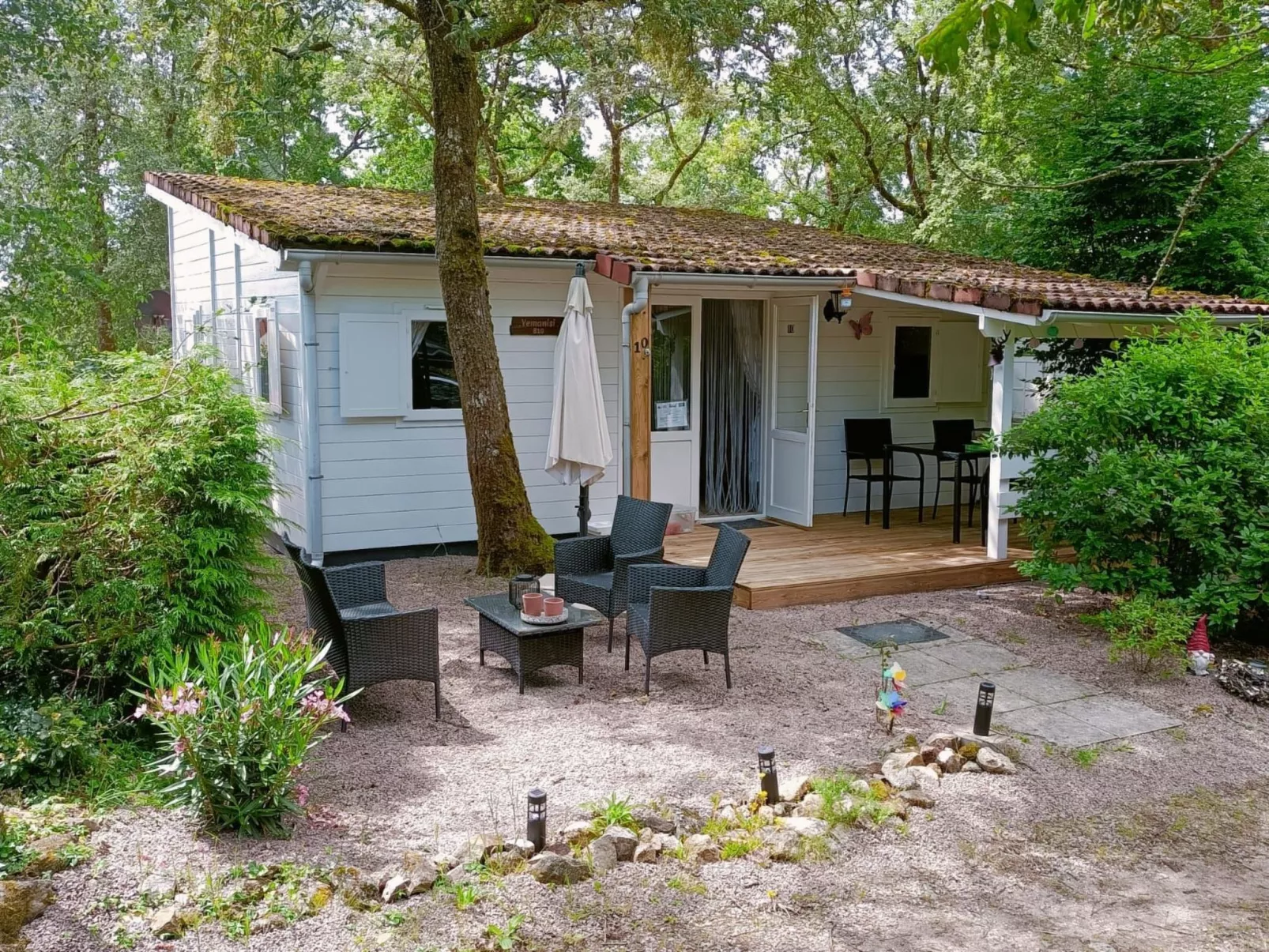 Chalet B10 Yemanisi in der Dordogne