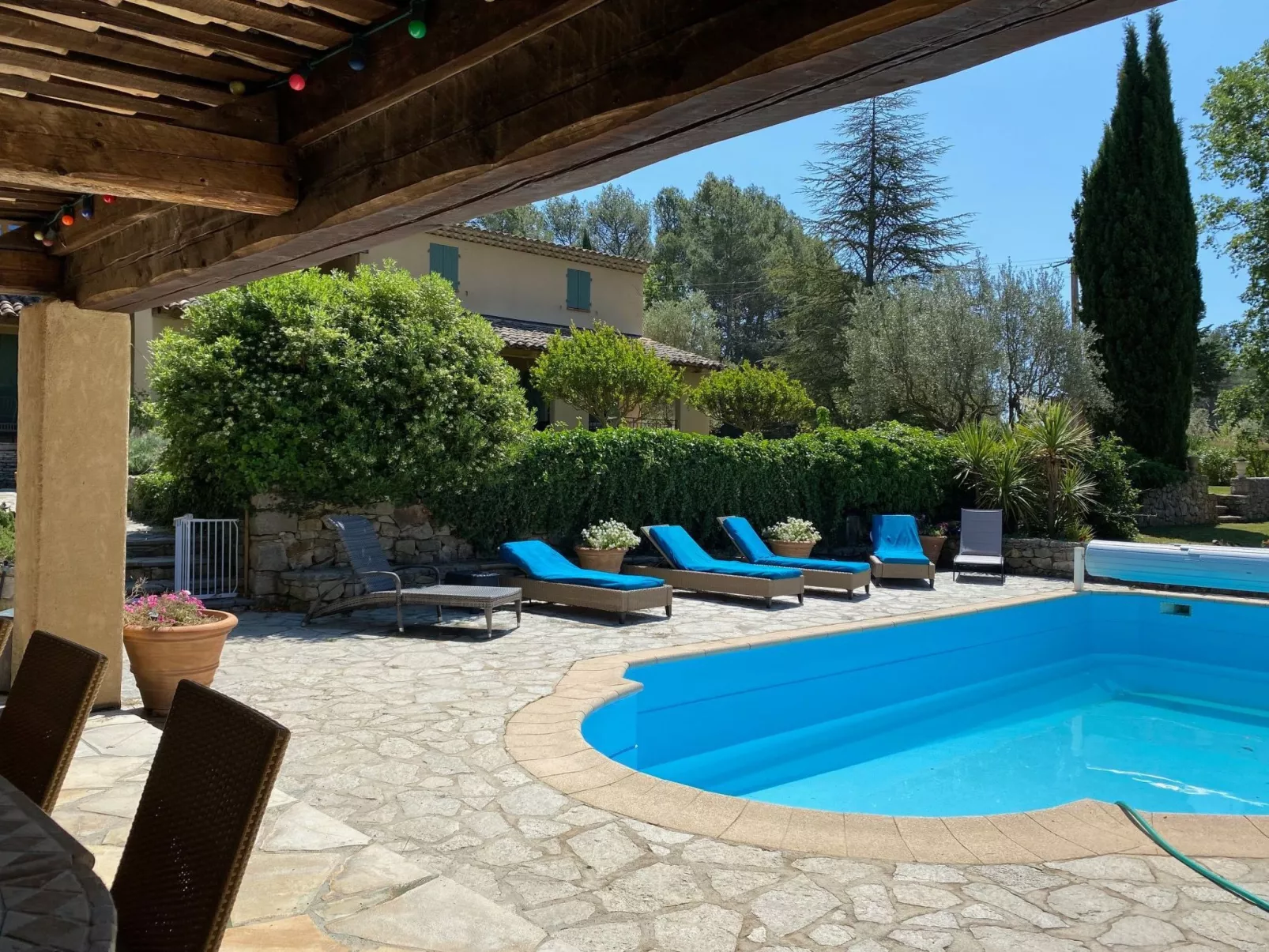 Klimatisiertes Mas Les Heures Bleues mit Pool