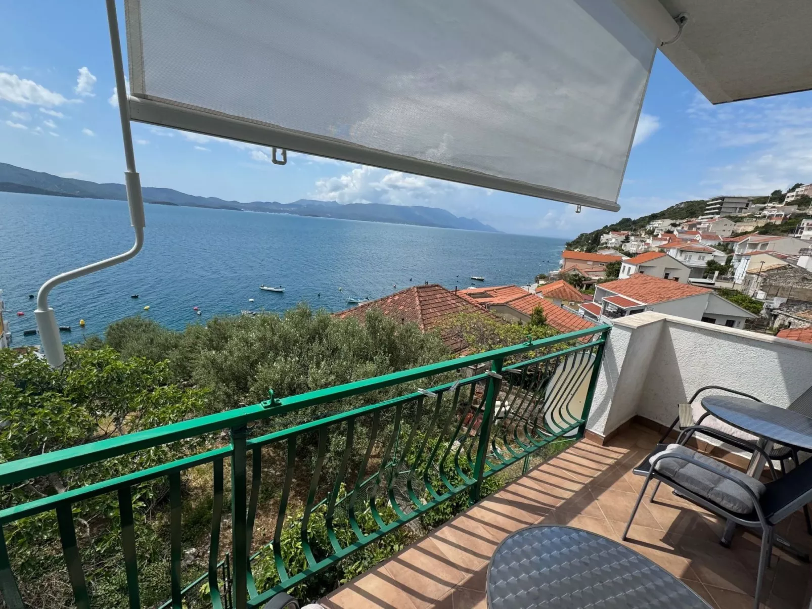 Angenehme Wohnung in Komarna mit privatem Parkplatz