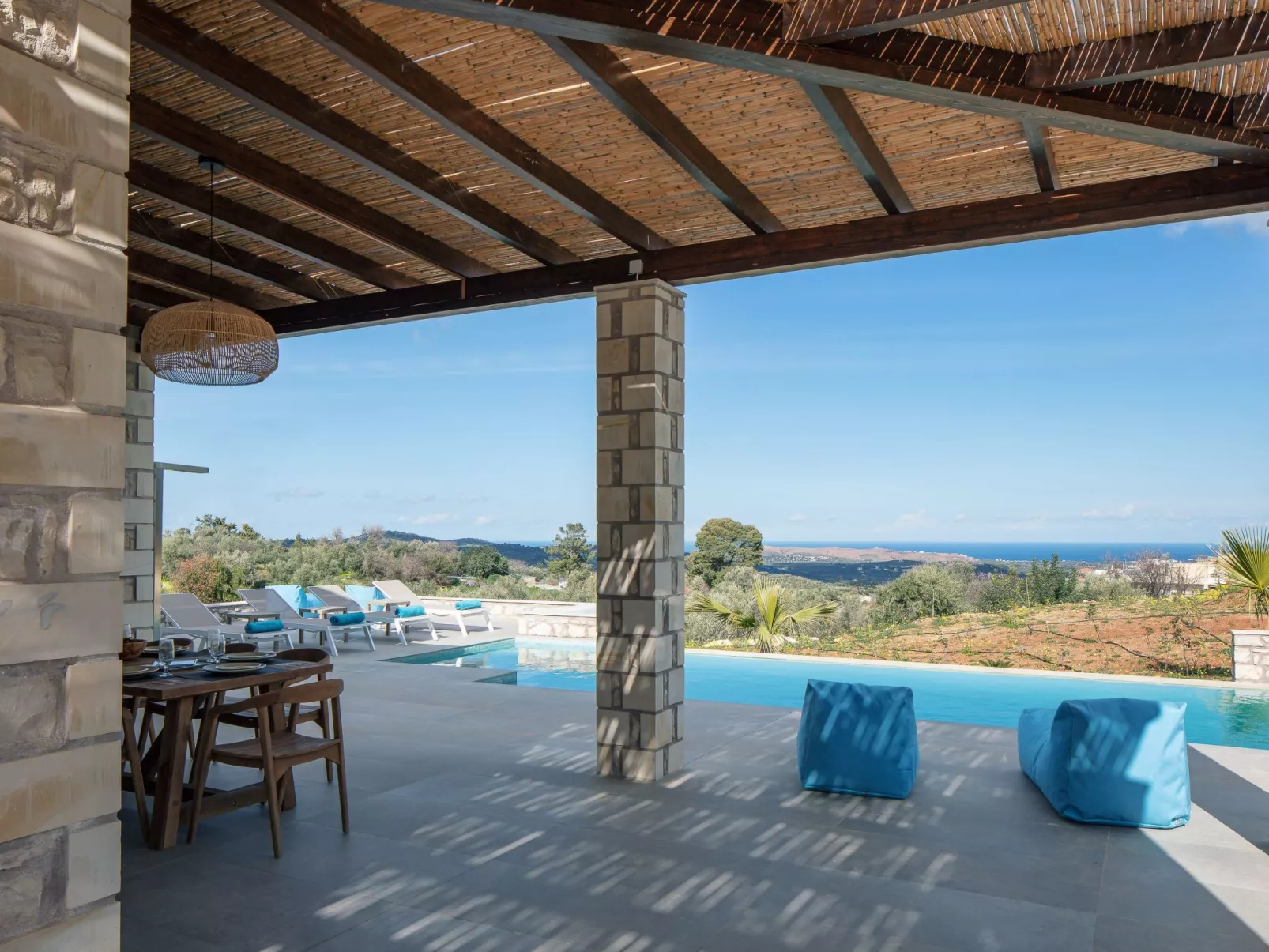 Brandneue Villa mit Meerblick, privatem Pool und Ping Pong