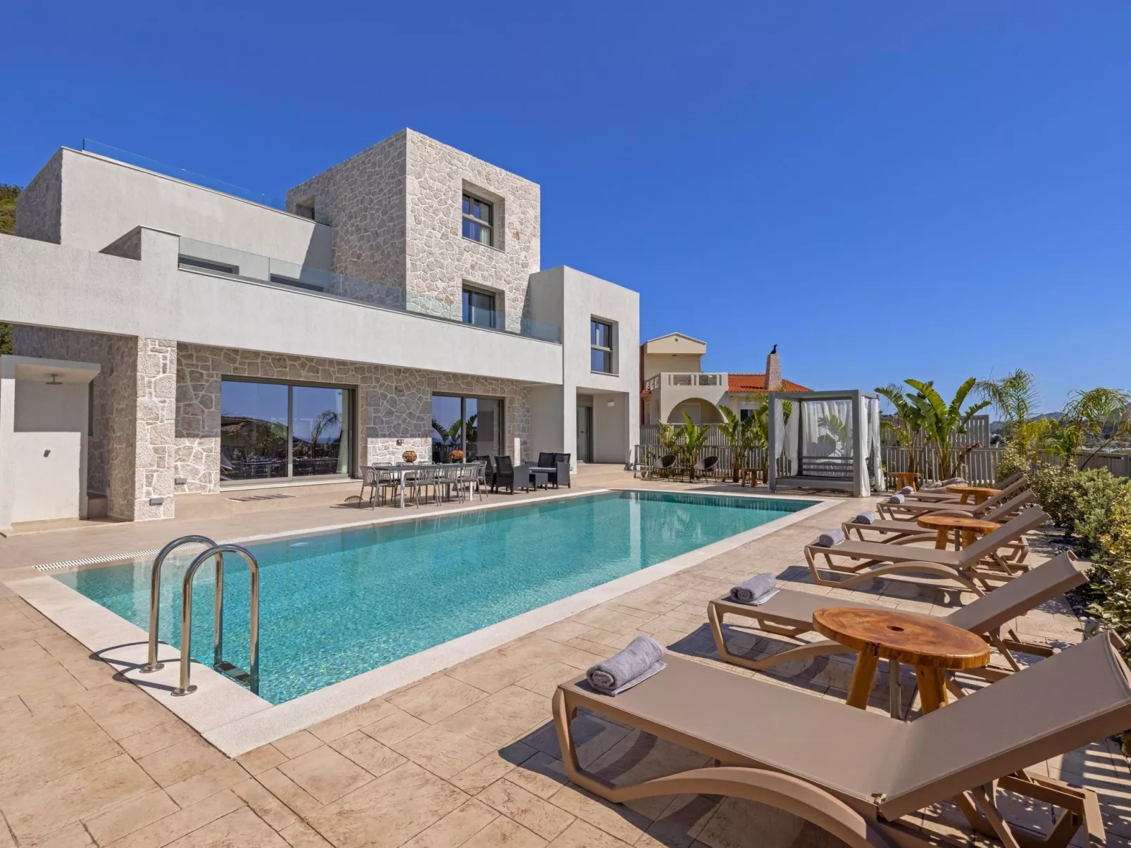 Ferienvilla "Arfna Villa B" mit privatem Pool