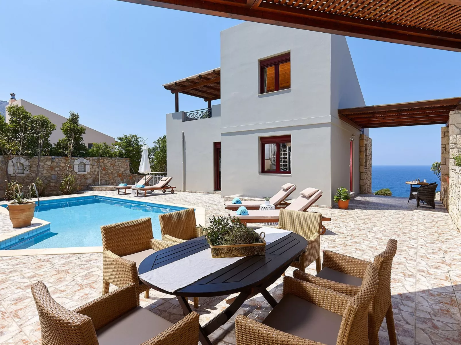 Dioni für 6 Personen und 1 Kind