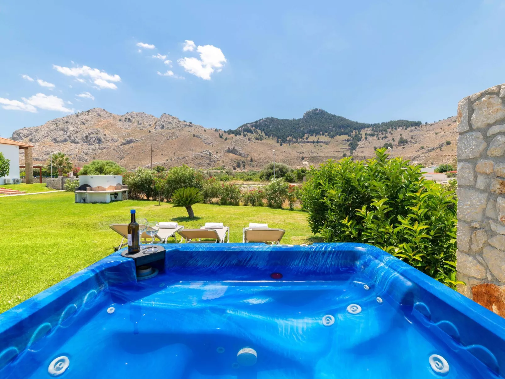 In Kolympia mit privatem Garten