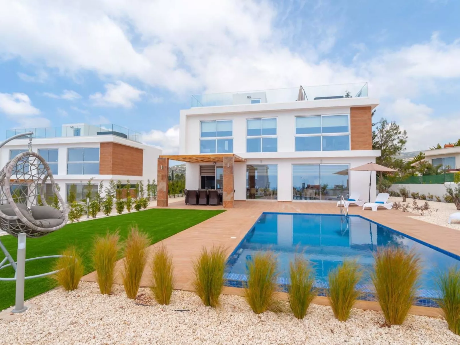 Luxuriöse Villa mit 4 Schlafzimmern, privatem Pool und Whirlpool