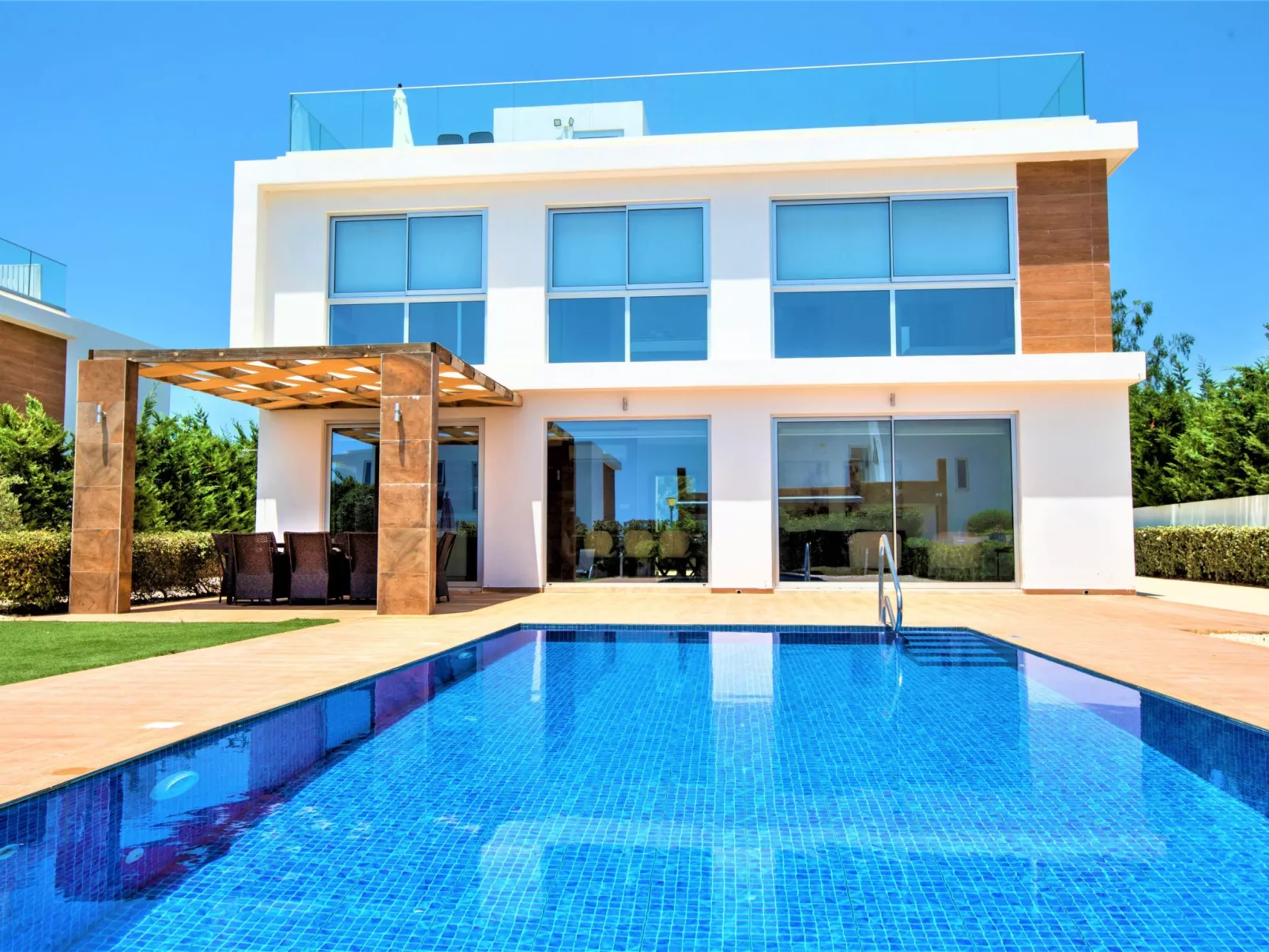 Luxuriöse Villa mit privatem Pool und Whirlpool