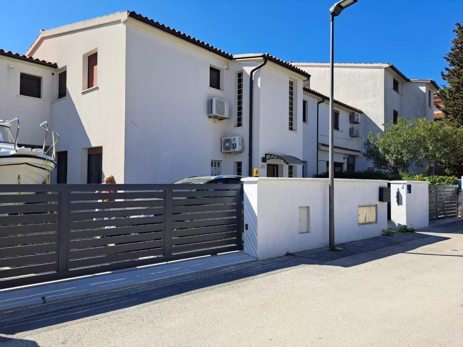 Wohnung in Pomer mit Kleinem Garten