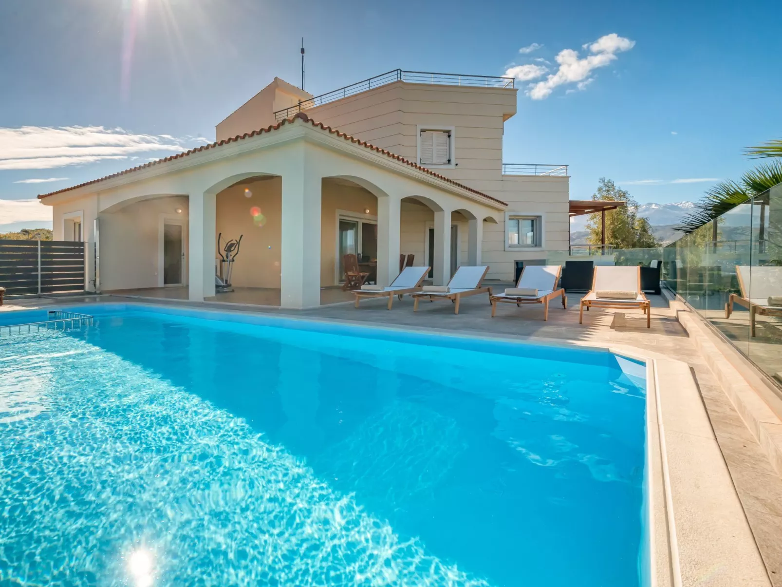 Karmilos Hill Villa - absolute Privatsphäre