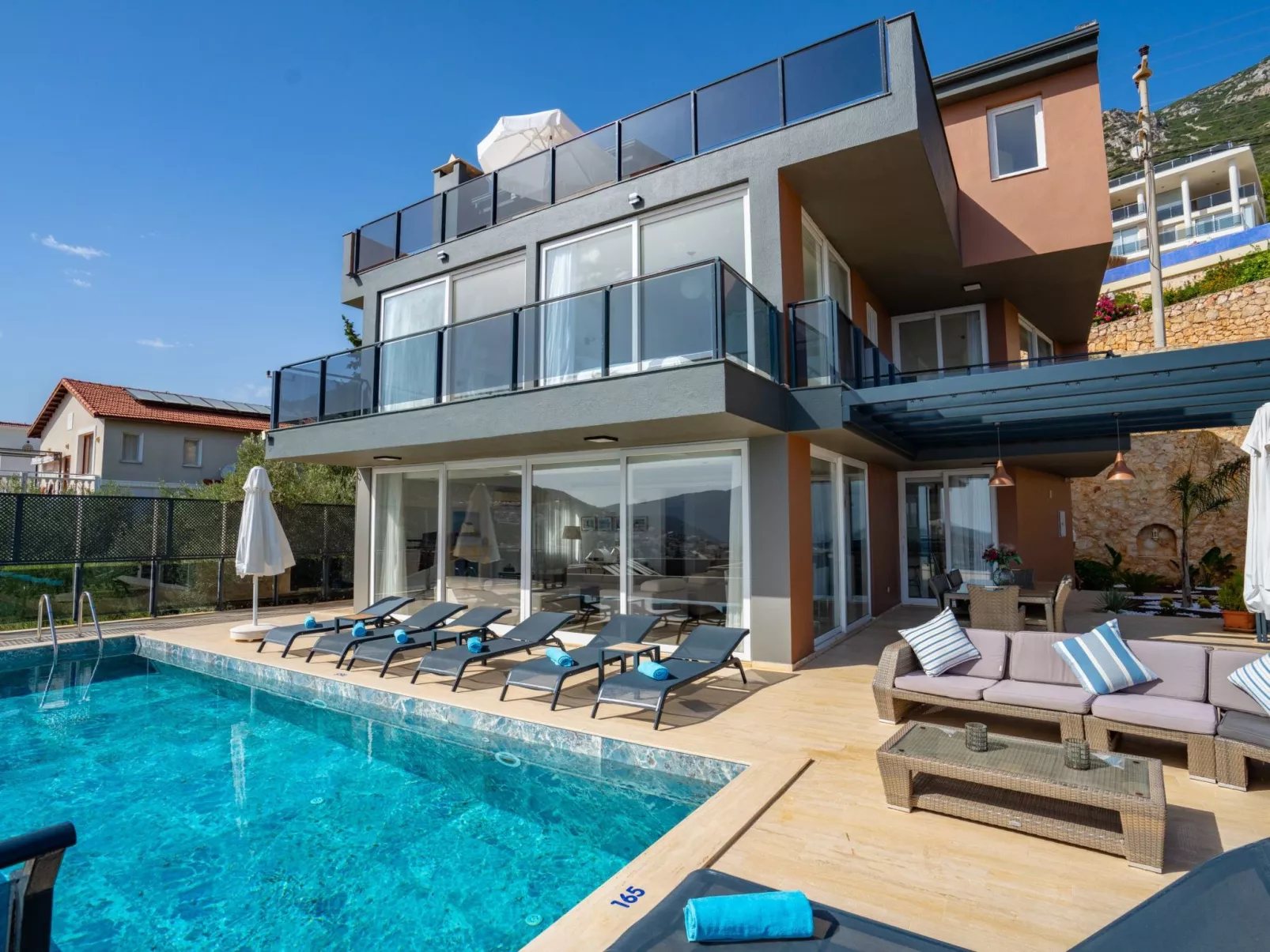 Luxuriöse Villa mit Meerblick in Kalkan Kalamar