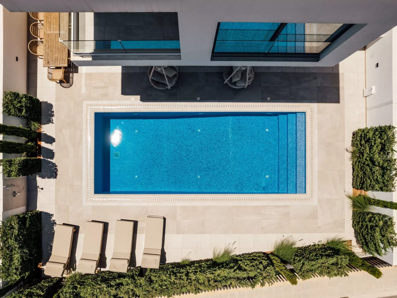 "Hercules 41" mit privatem Parkplatz