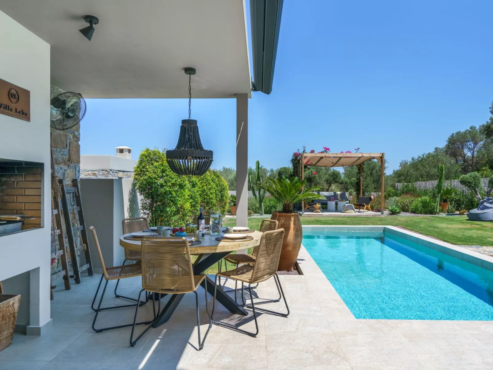 Neu gebaute Villa mit privatem Pool und BBQ