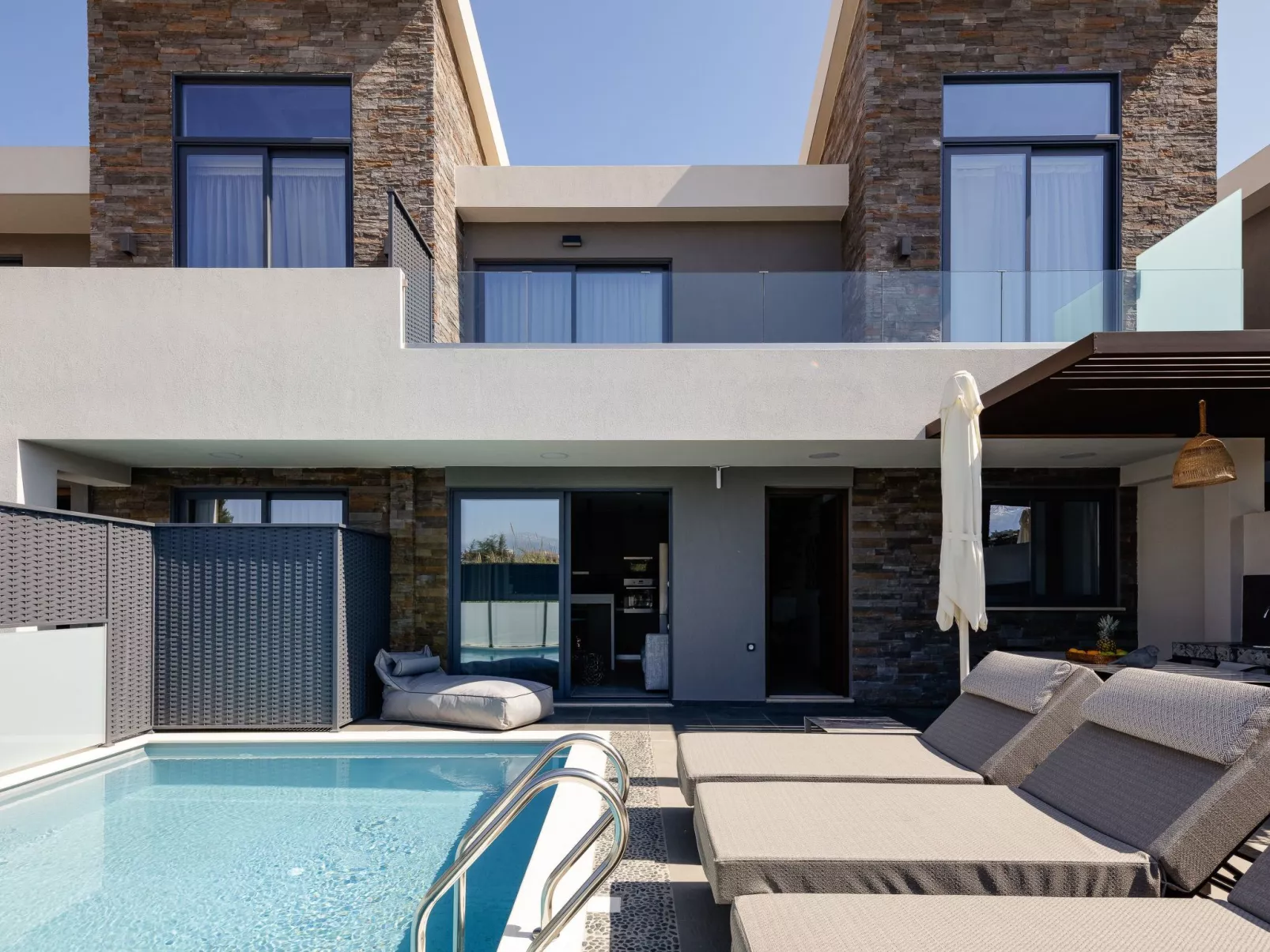 VillAgioi Villa II 2-BR Pool Villa, zu Fuß zum Strand