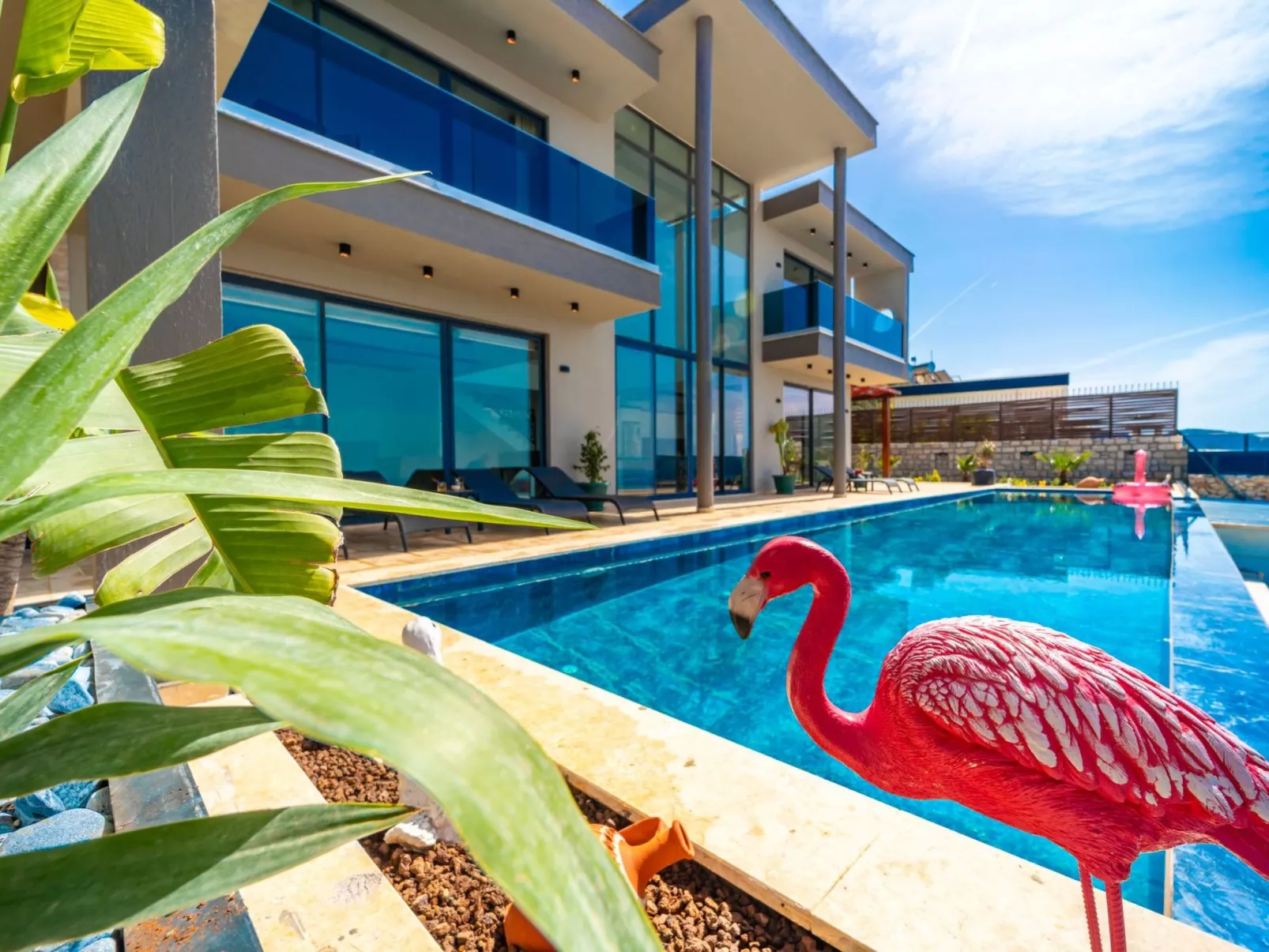 Moderne Luxusvilla mit Meerblick