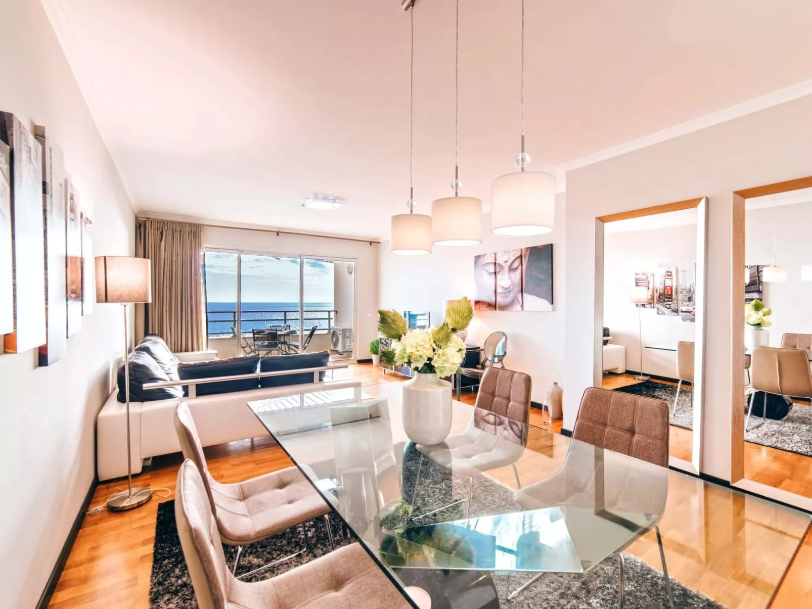 Modernes Terrassenapartment am Meer