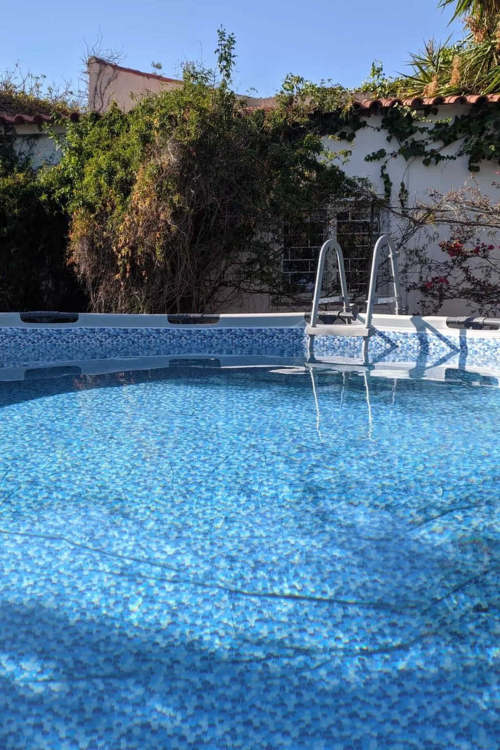 Mit Pool und 5 Schlafzimmern für 10 Personen.