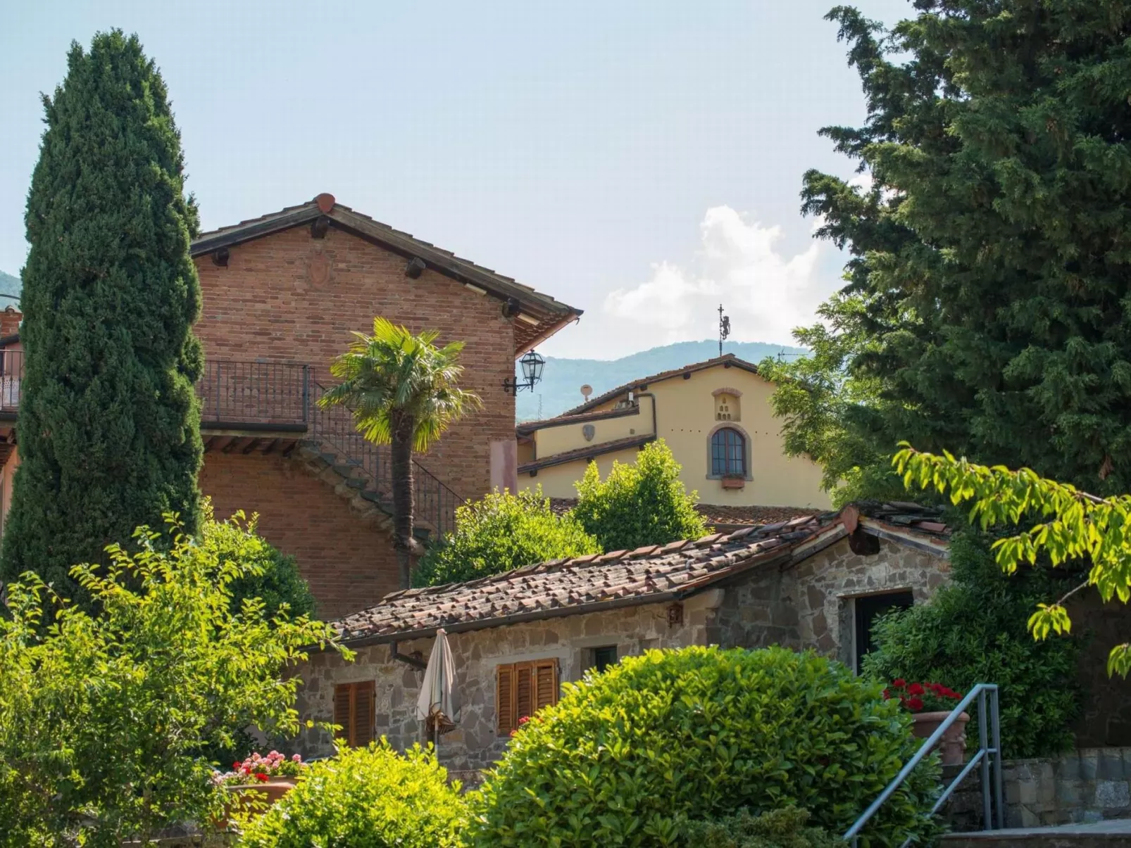 Unterkunft in einer Residenz mit Restaurant und Schwimmbad