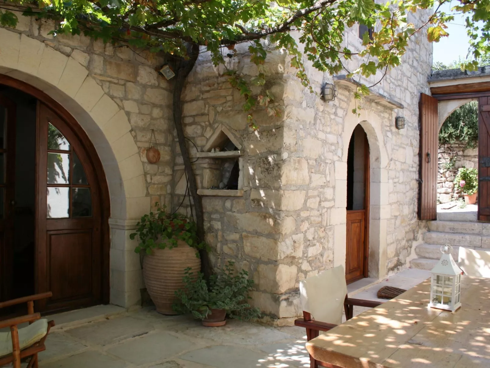 In Douliana mit Großem Balkon