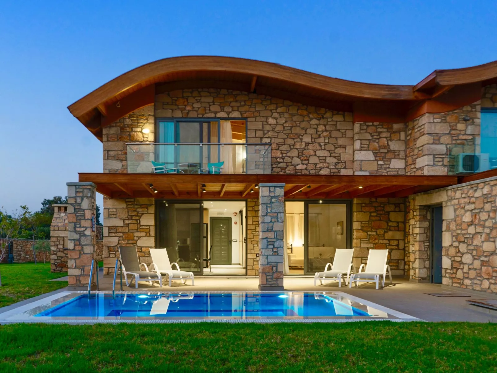 Mit Garten, Grill und Terrasse