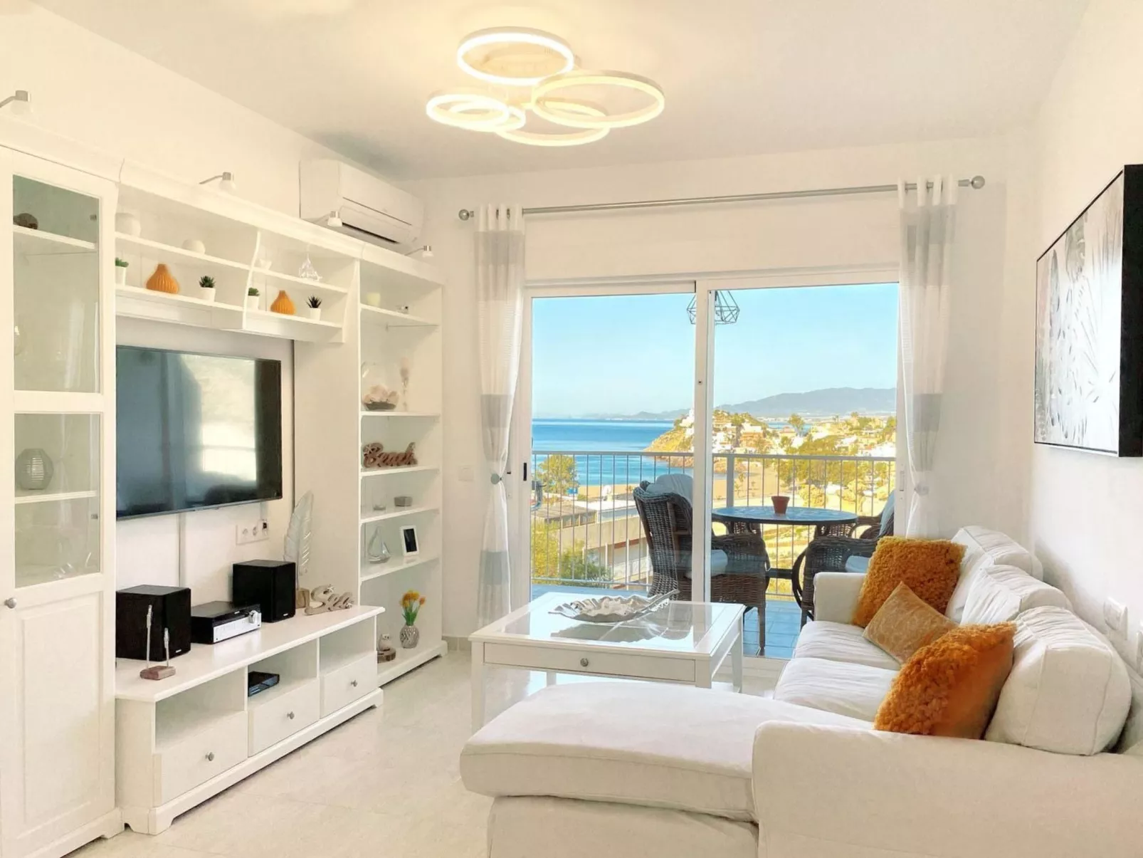 Sophie mit gemeinschaftlichem Pool