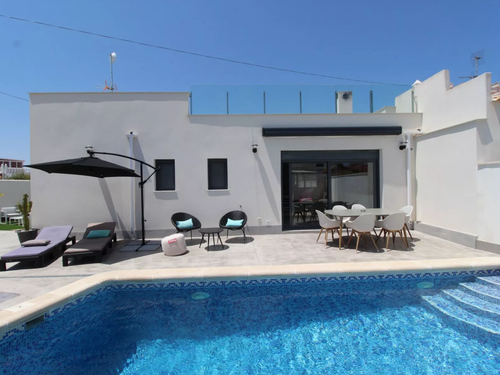 "Arenas house" mit Pool