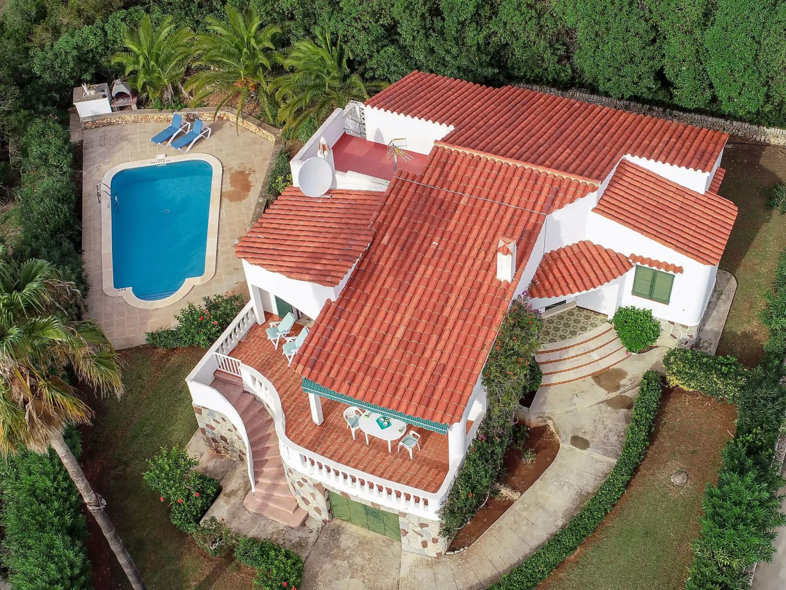 Moderne, frische Familienvilla Allondra