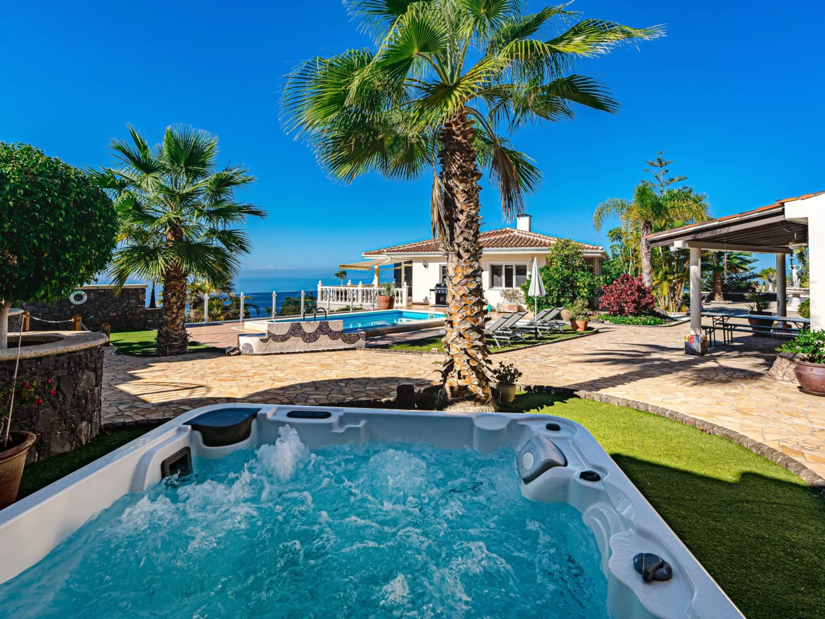 Luxusvilla mit fantastischem Meerblick