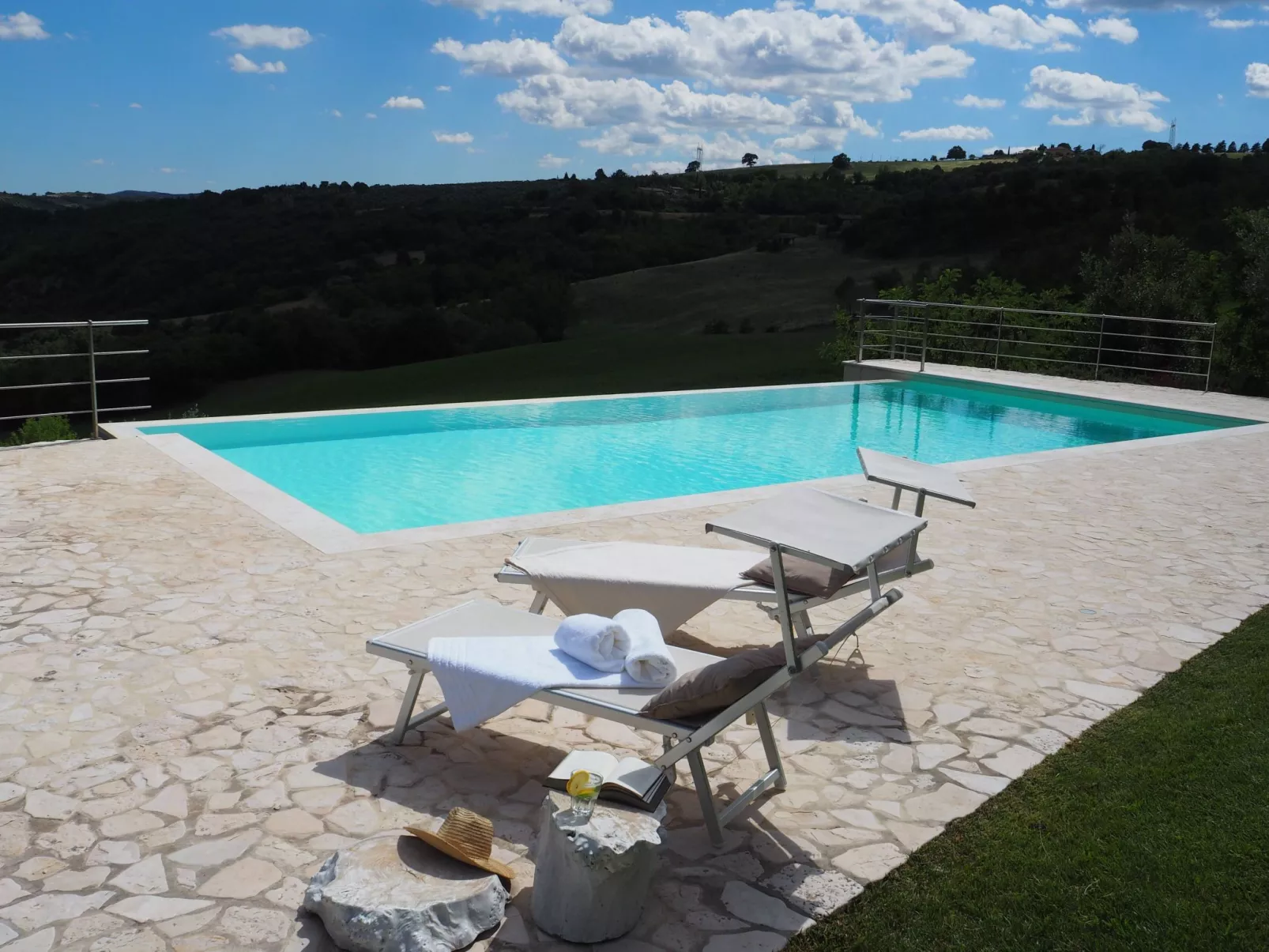 Casale Civitella mit Infinity-Pool