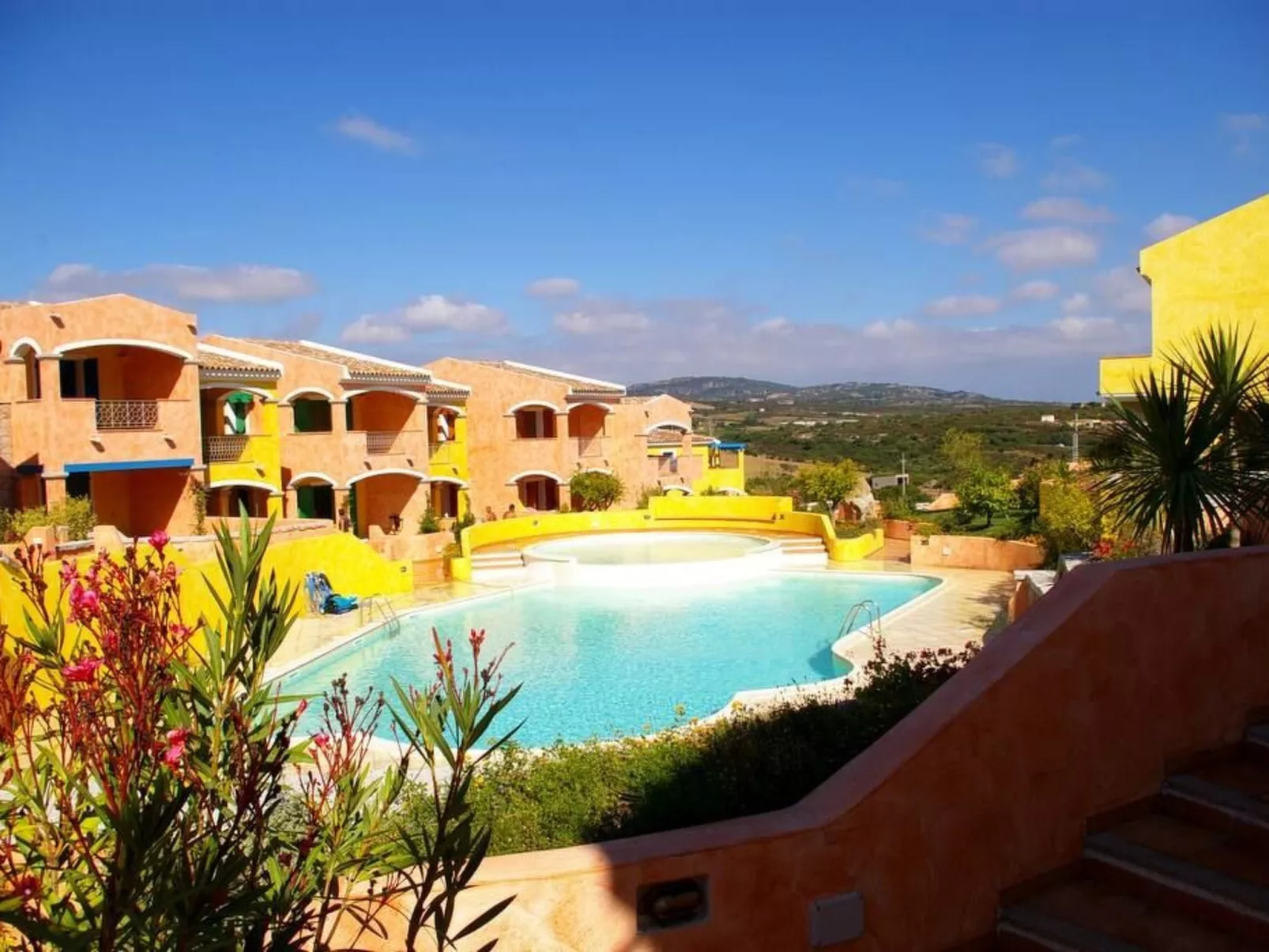 Schöne Wohnung in Residence mit Pool