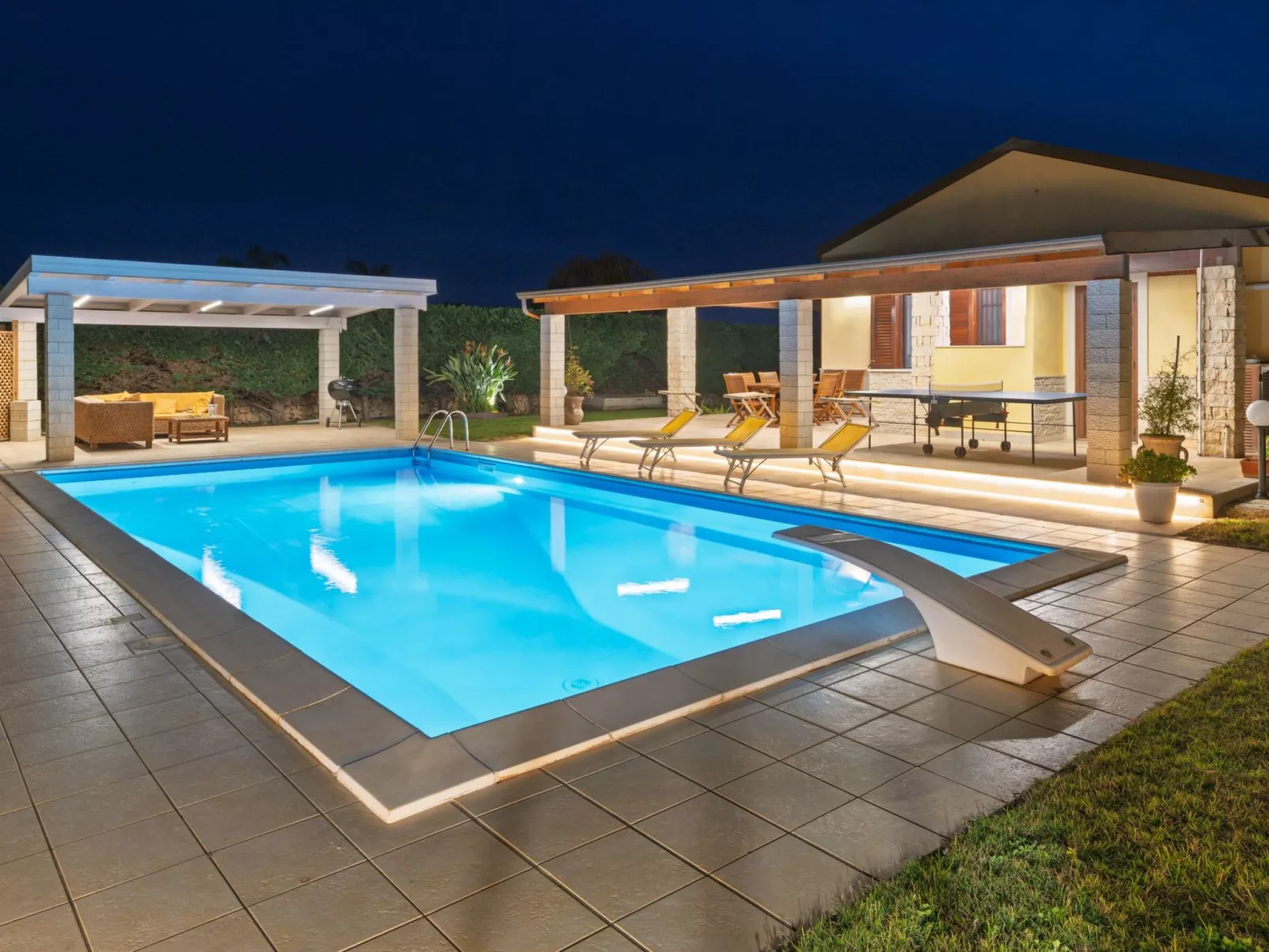 Sterlizia, Villa mit Pool in Meeresnähe