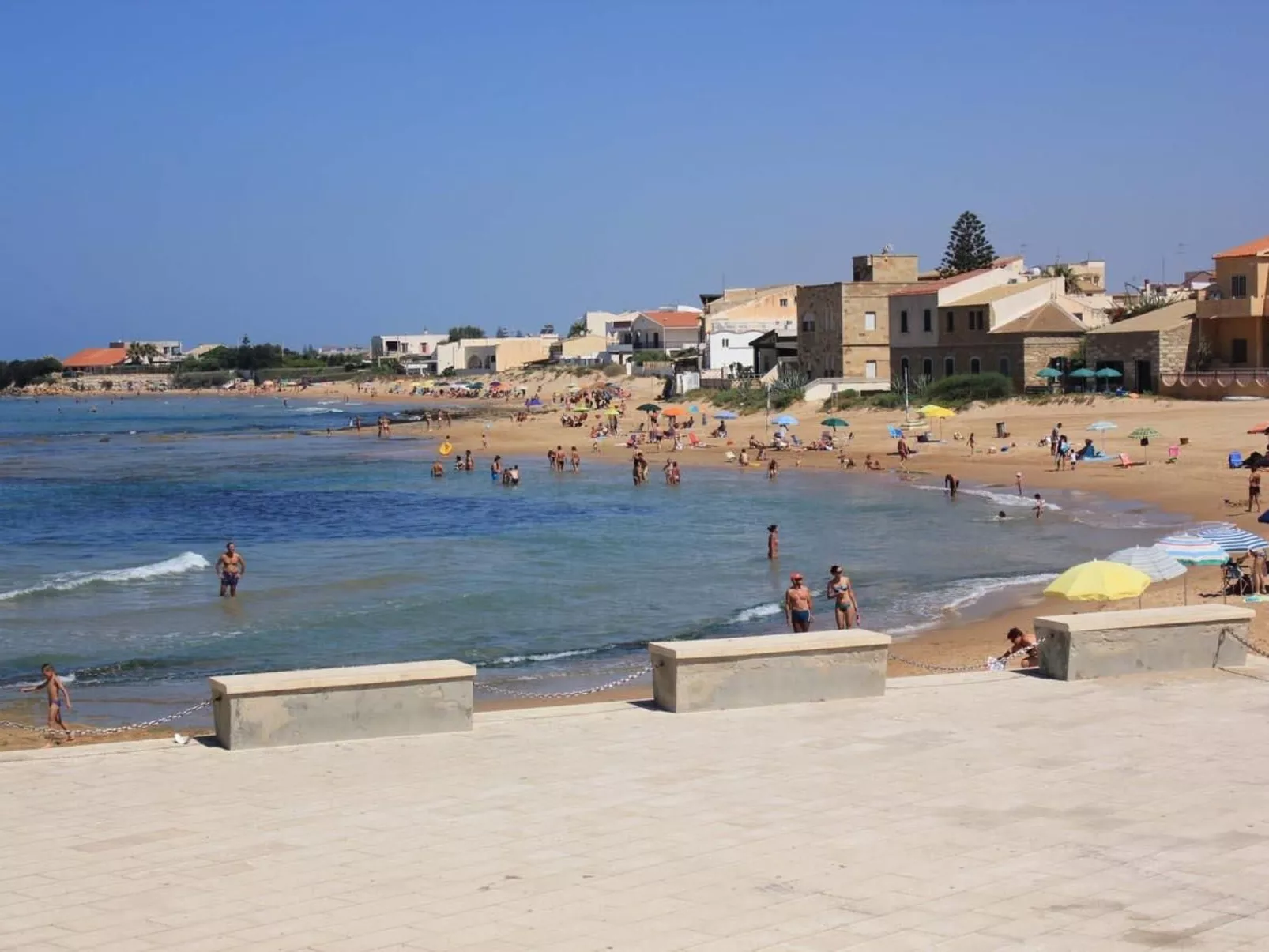 Agamennone, Wohnung 20 Meter vom Meer entfernt mit einer möblierten Terrasse.