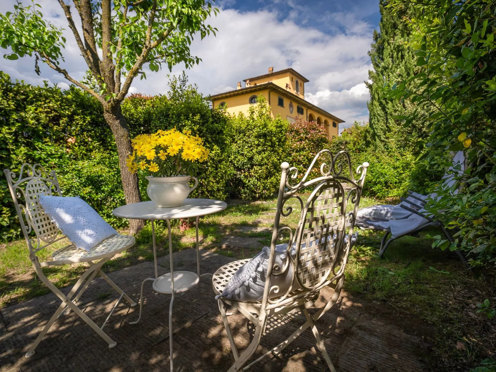 Zwei-Zimmer-Wohnung La Colombaia mit Garten