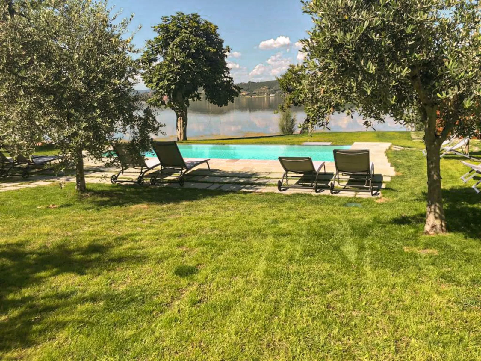 In Magione mit Garten und Grill