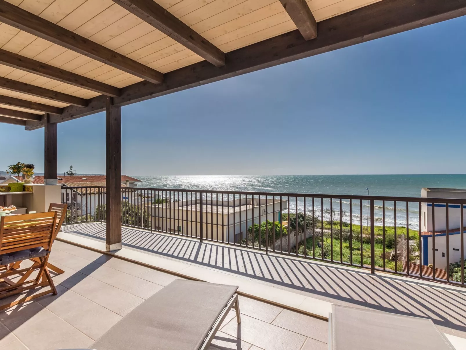 Appartement in Donnalucata mit Möblierter Terrasse und Meerblick