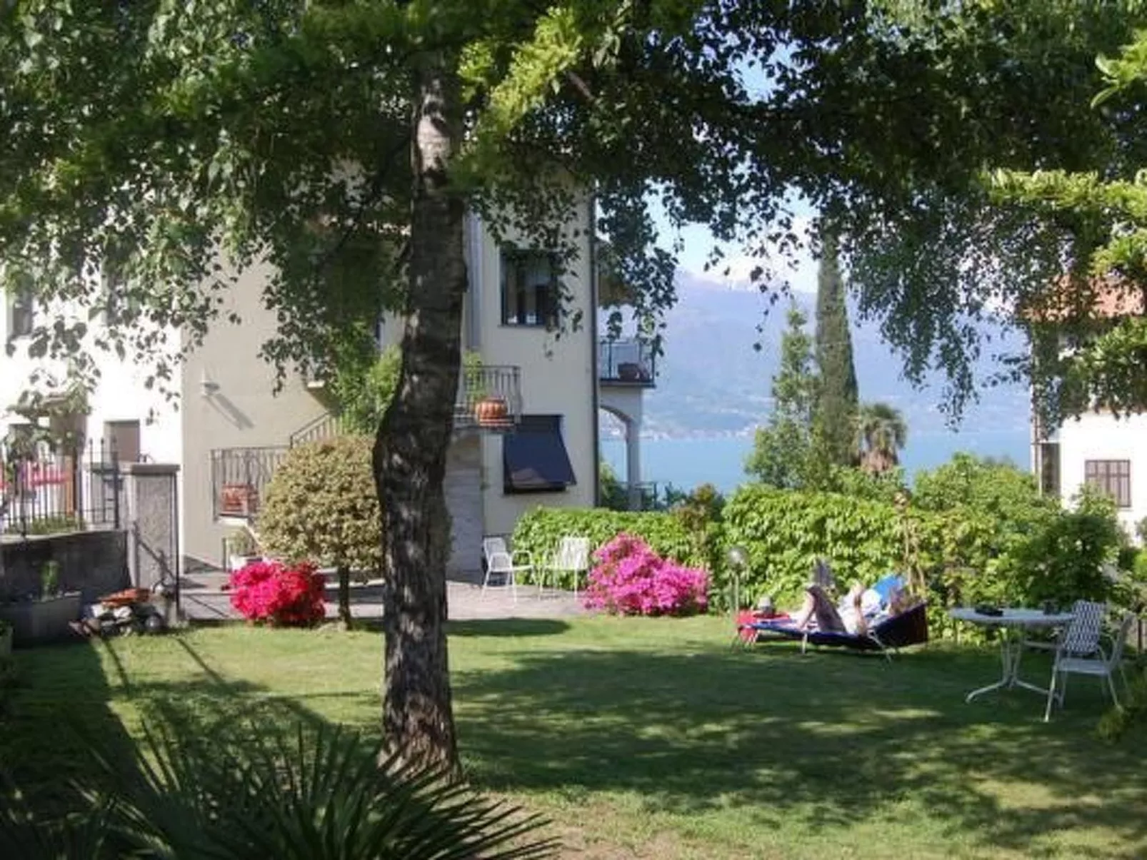 Wohnung Annetta mit Sicht auf See und Berge