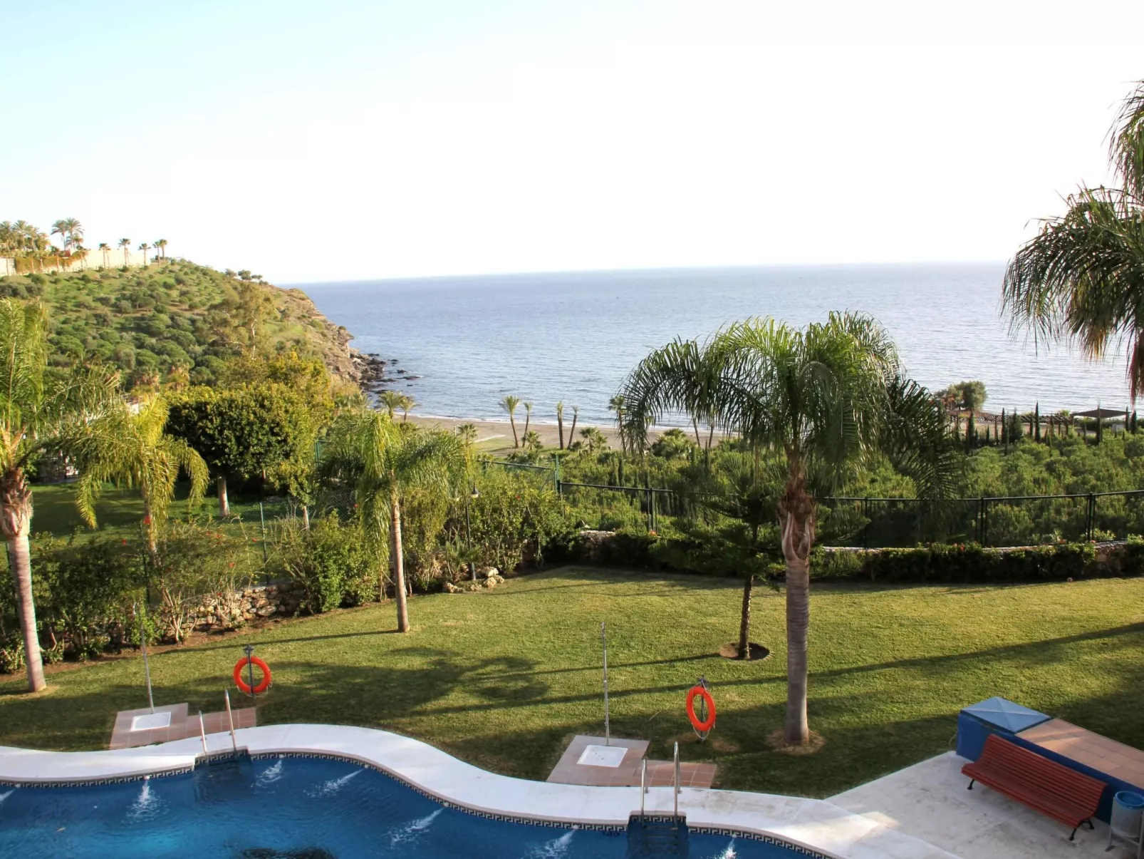 Mit Terrasse, Pool und Garten