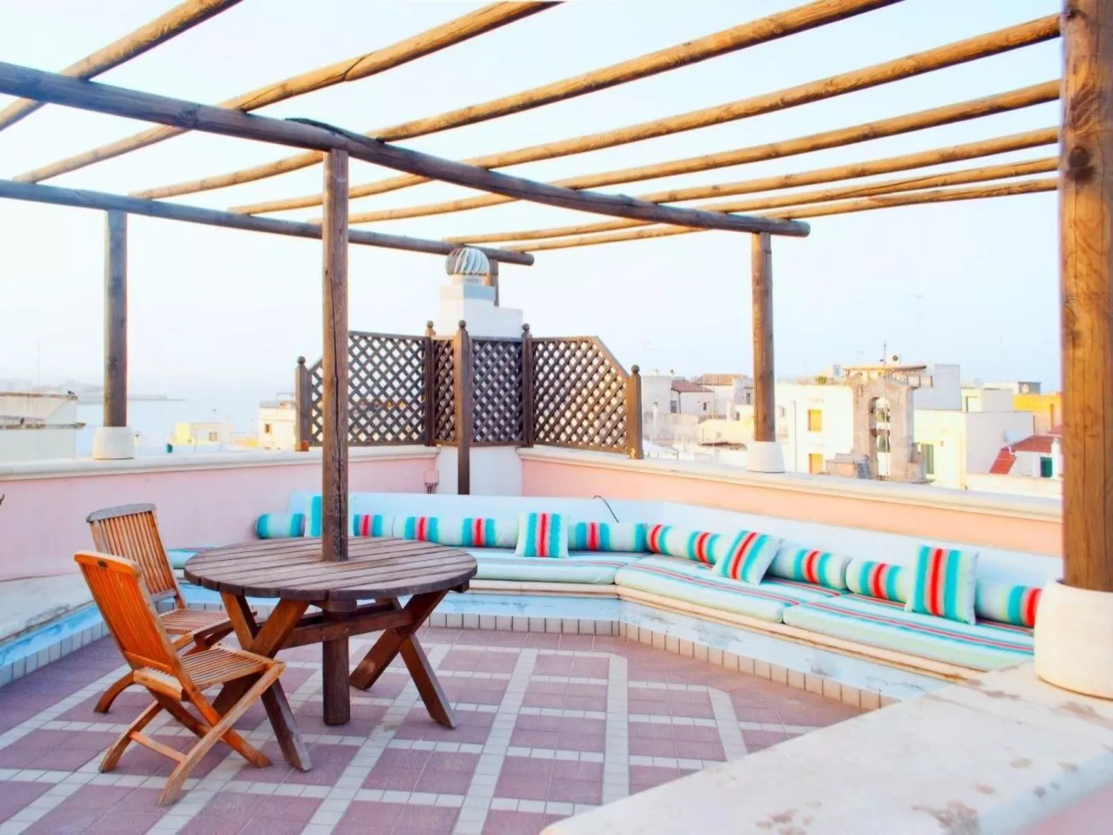 Unterkunft über den Dächern von Otranto mit riesiger Dachterrasse