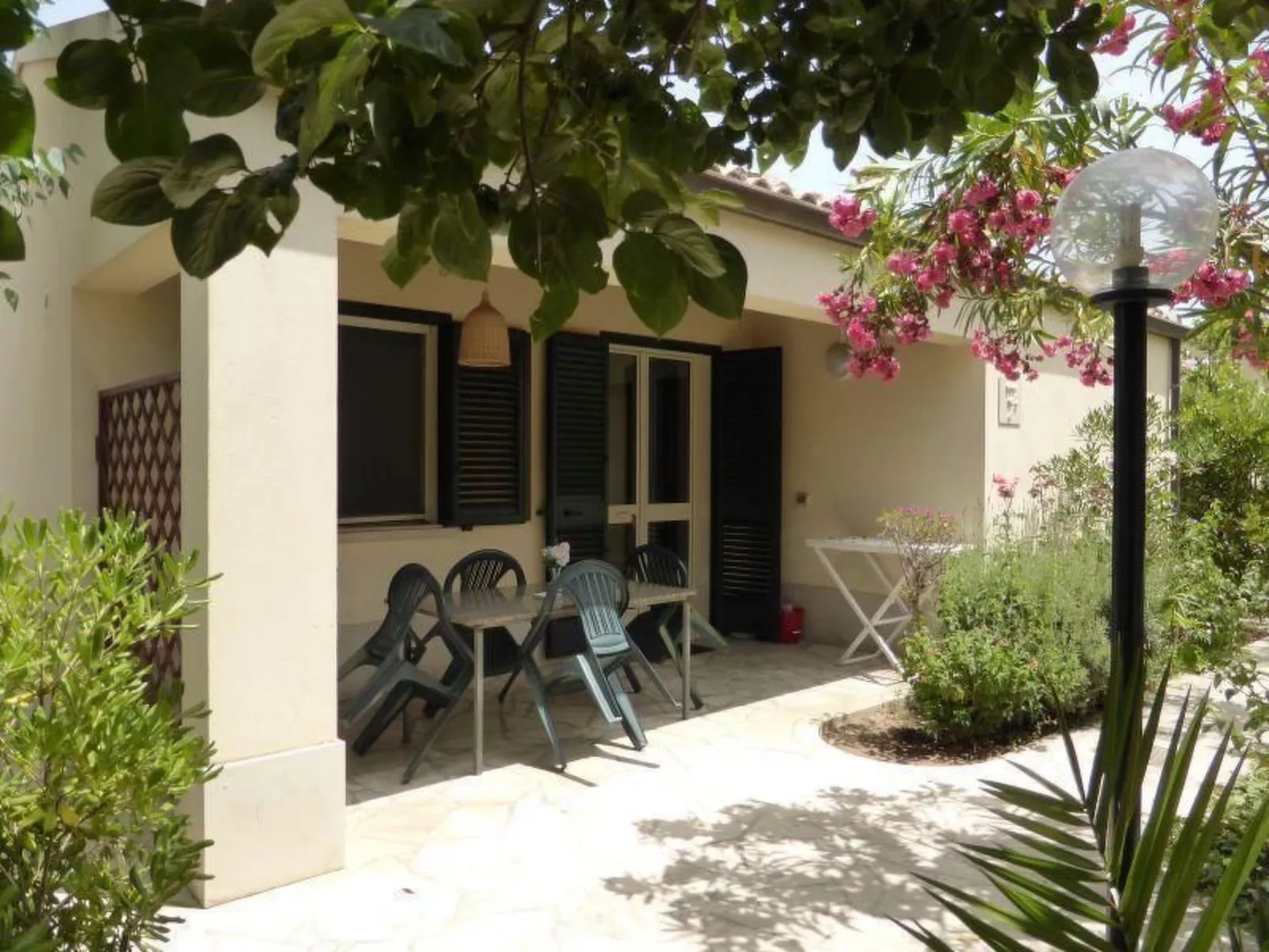 Schöner Bungalow direkt am Sandstrand auf Sizilien