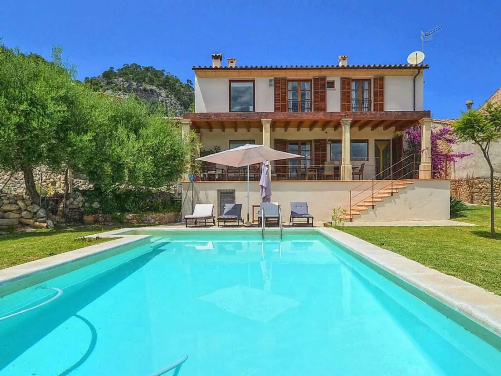 Chalet "Sacoma" mit Garten, Grill und Terrasse