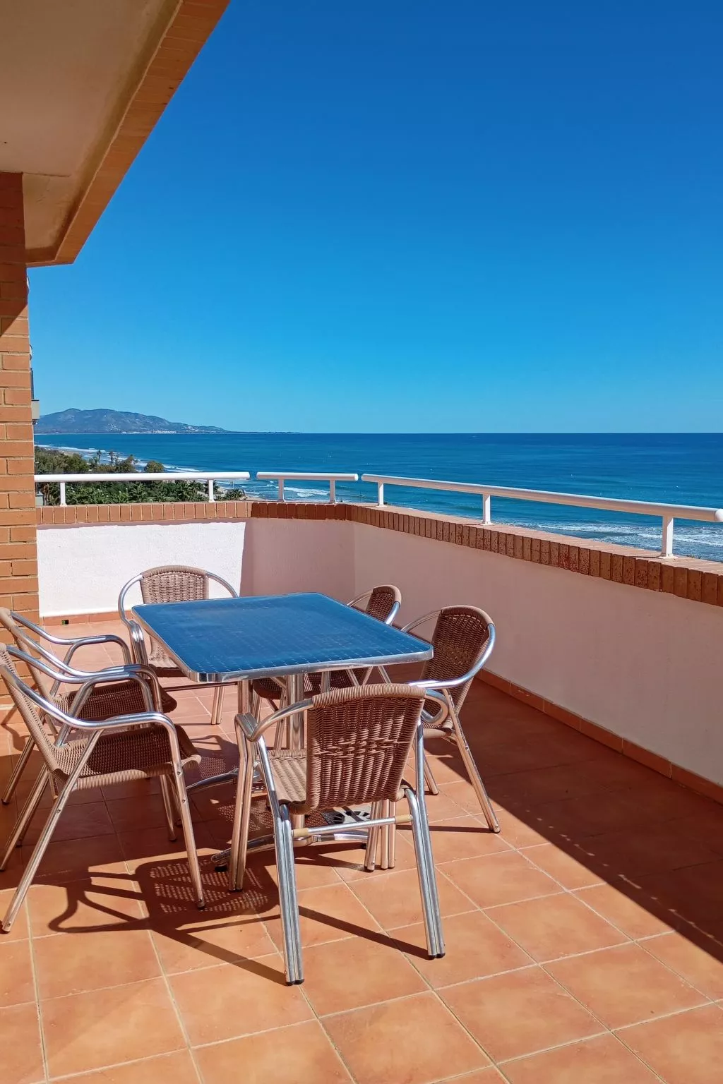 Drei-Schlafzimmer-Wohnung mit Blick auf das Meer