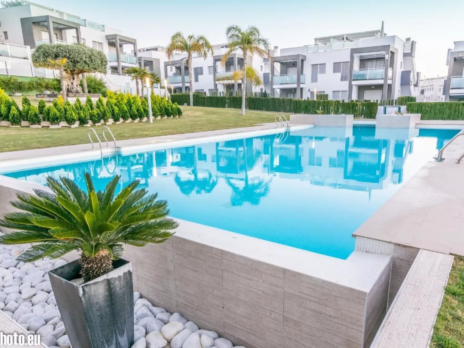 "Sunny Villa" mit Schwimmbad