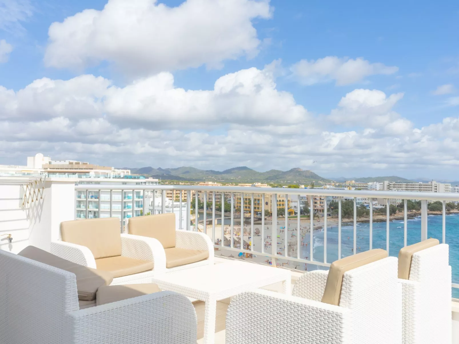 "Luisamar Meerblick".