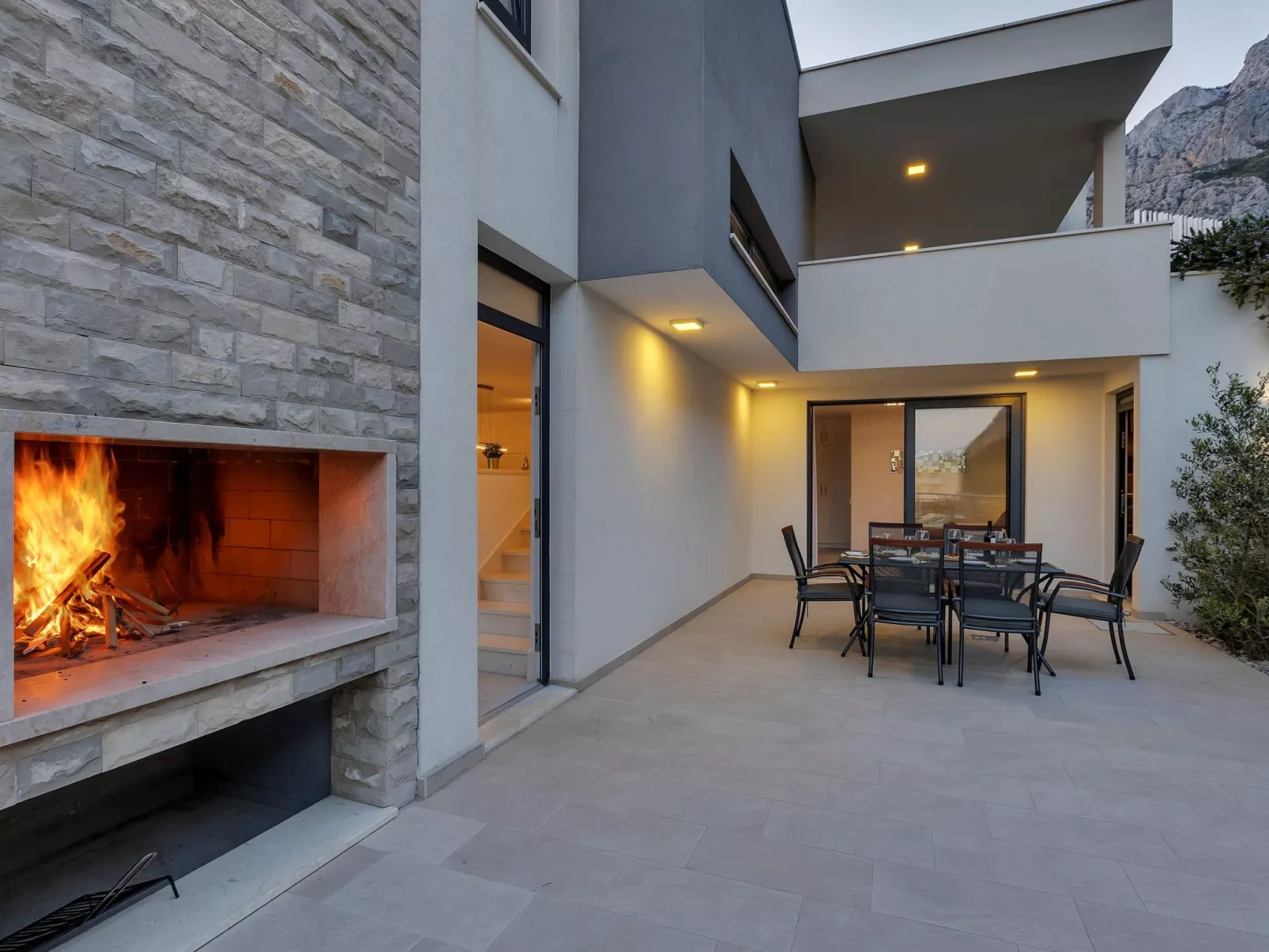 Villa Oscar mit Pool-Buiten