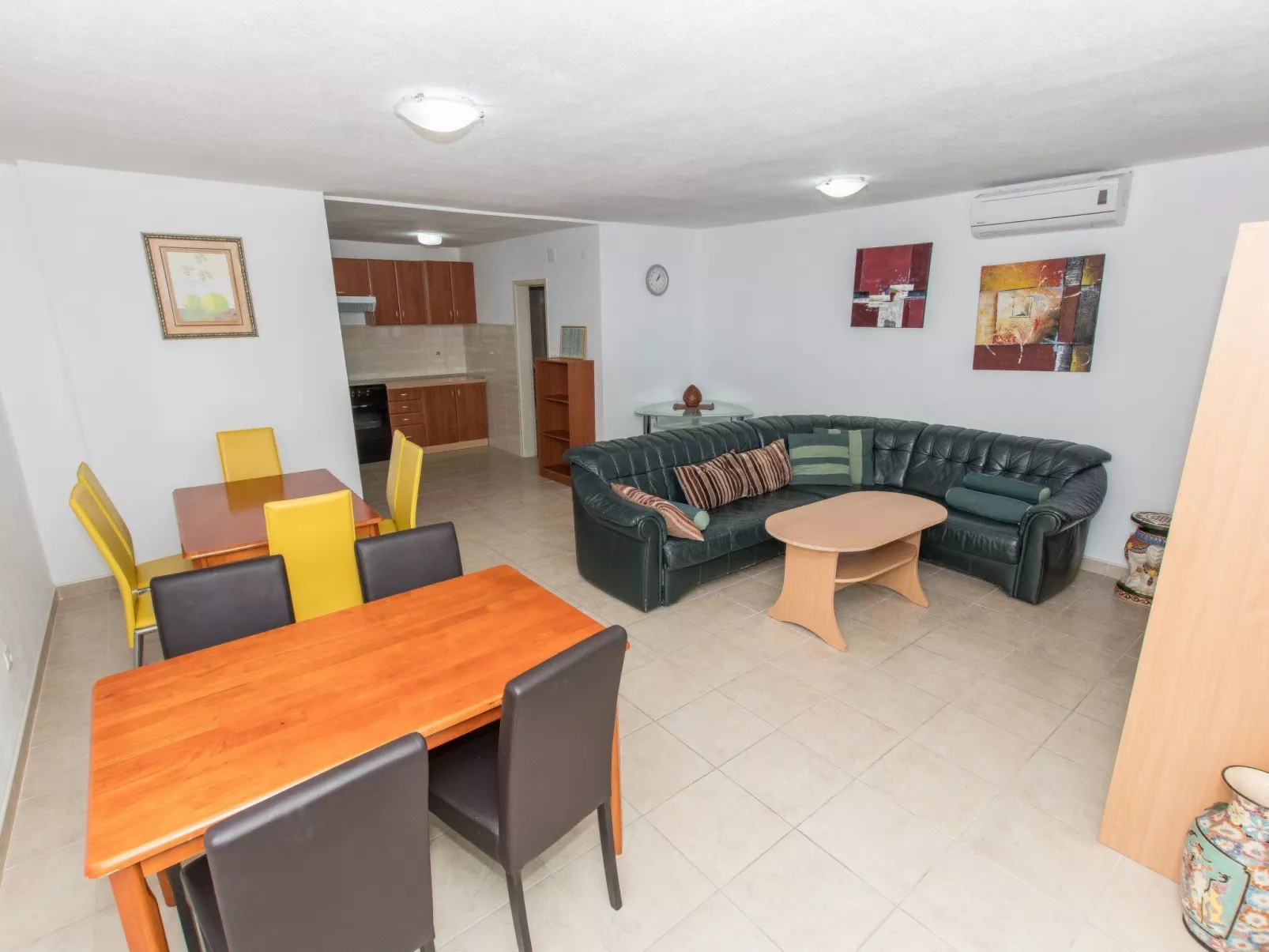 Ozzi mit privatem Pool-Binnen