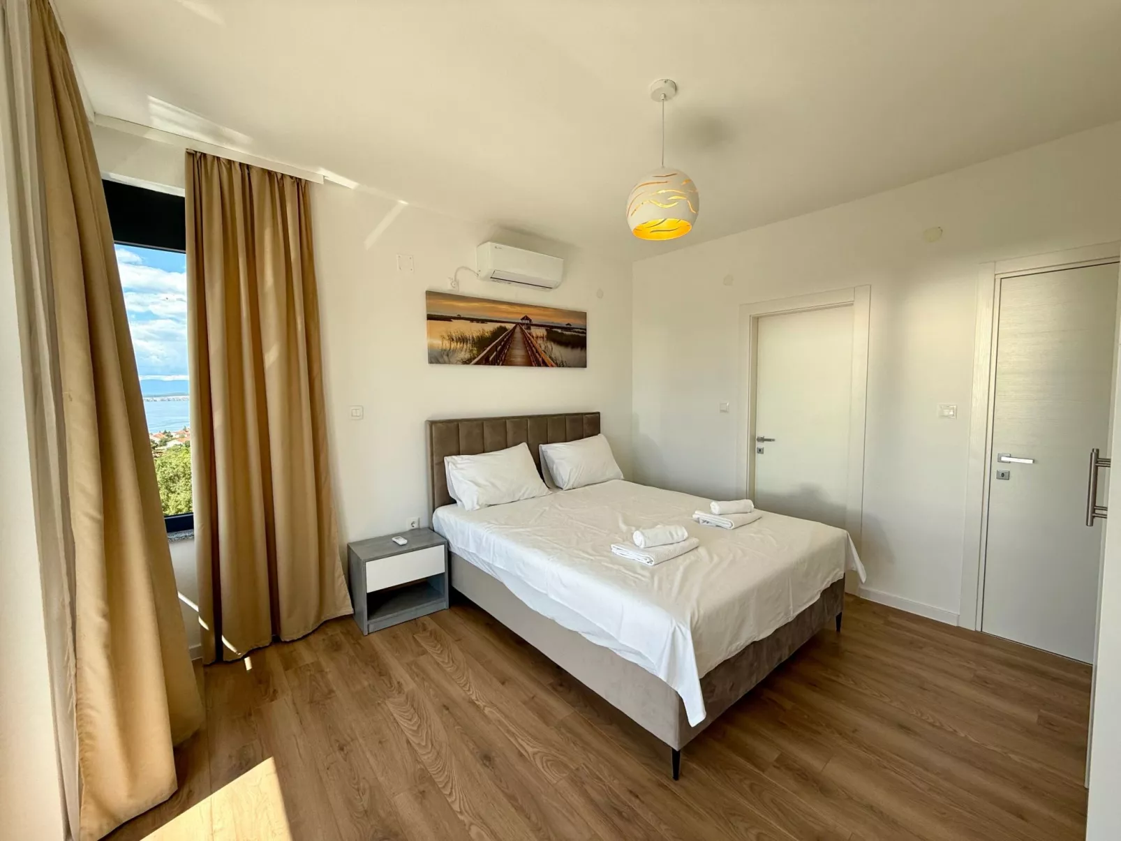 Schöne moderne Villa v-Binnen