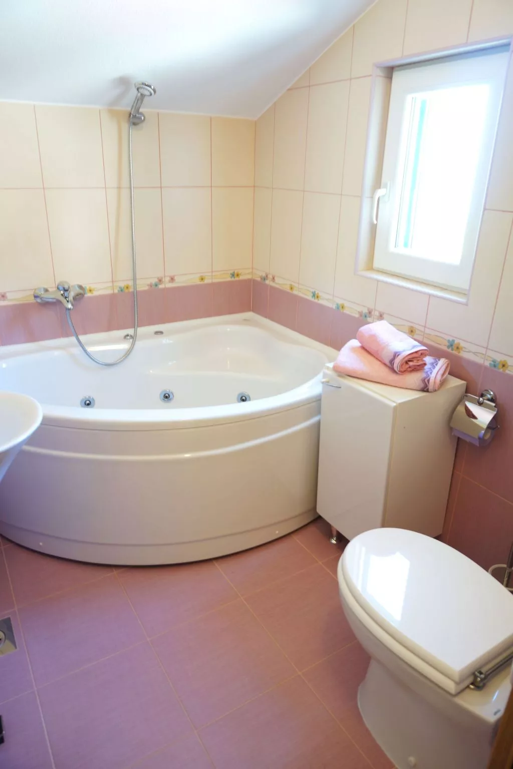 In Veliko Brdo mit Privatem Pool-Binnen