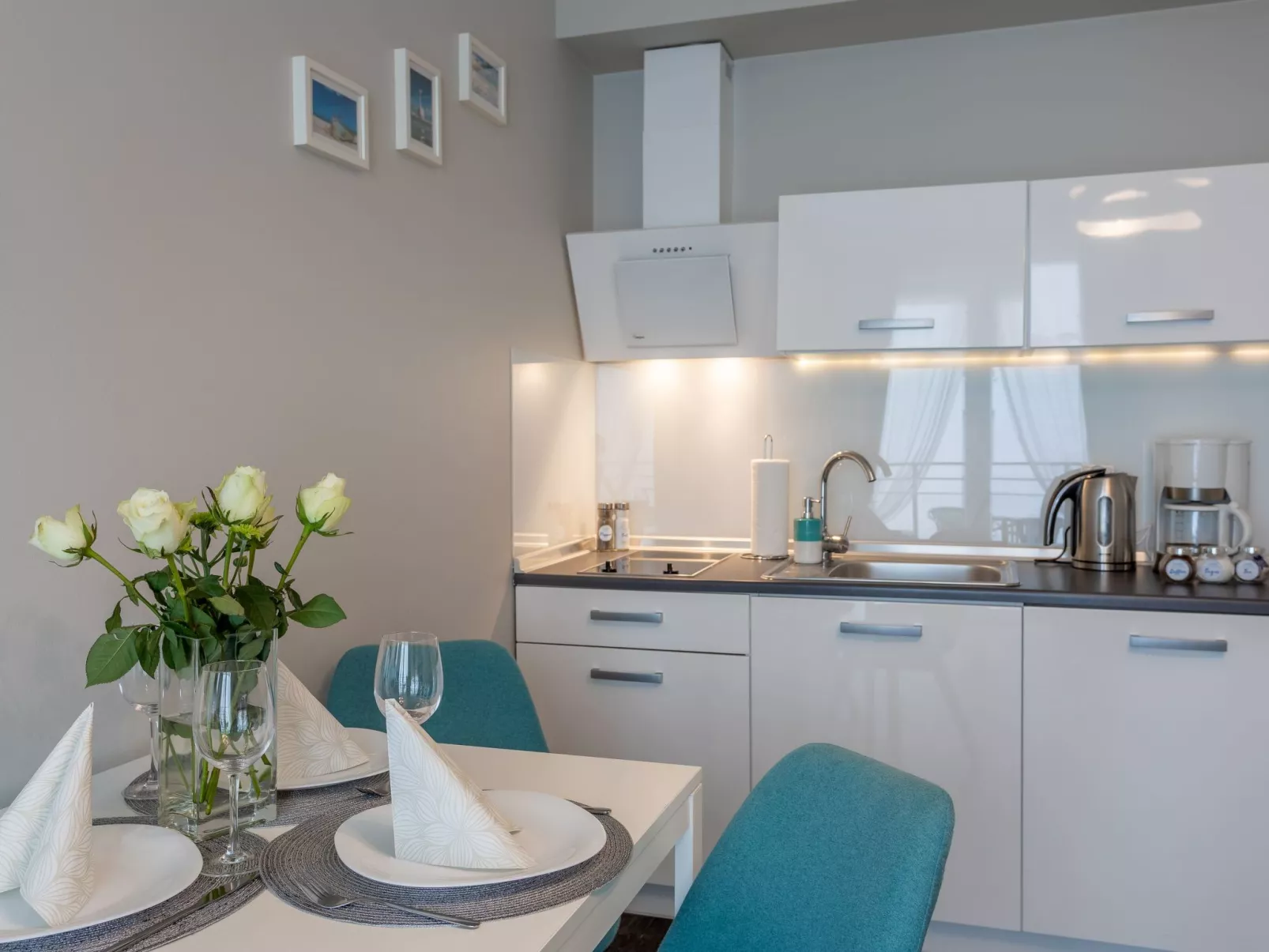 Pegaz 17 an der Strandpromenade